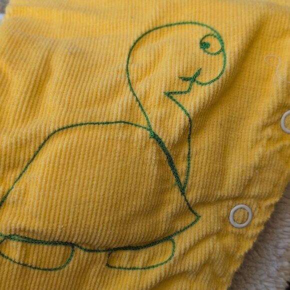 70s Vintage‎ Toddler Yellow Corduroy Turtle Embroidered Overalls Romper - Picture 3 of 7